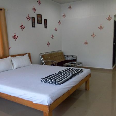 Om Shree Bed And Breakfast Harihareshwar Ngoại thất bức ảnh